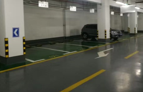 環(huán)氧地坪漆的面漆施工后會不會自然流平？